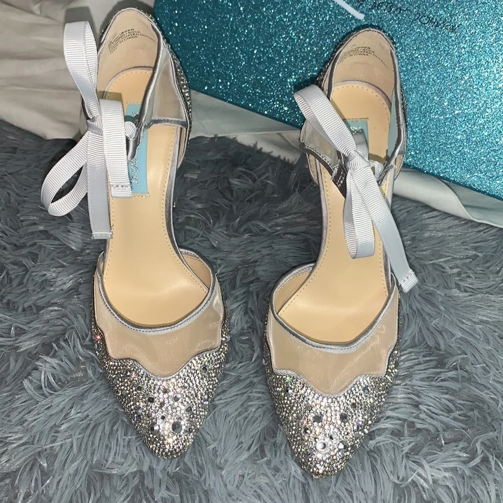 NIB Blue by Betsey Johnson  IRIS Silver Rhinestone Heels Women's Size 8M
